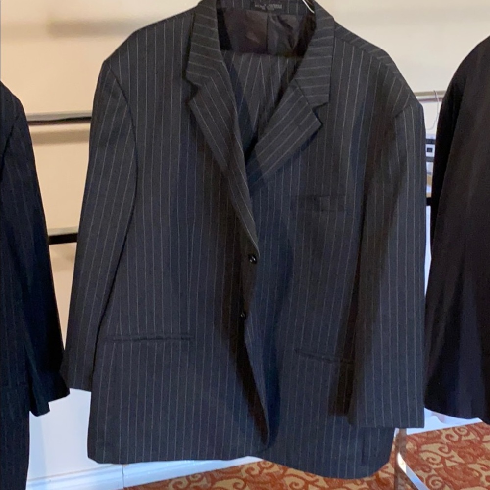 Men’s 2 piece suit 3 button